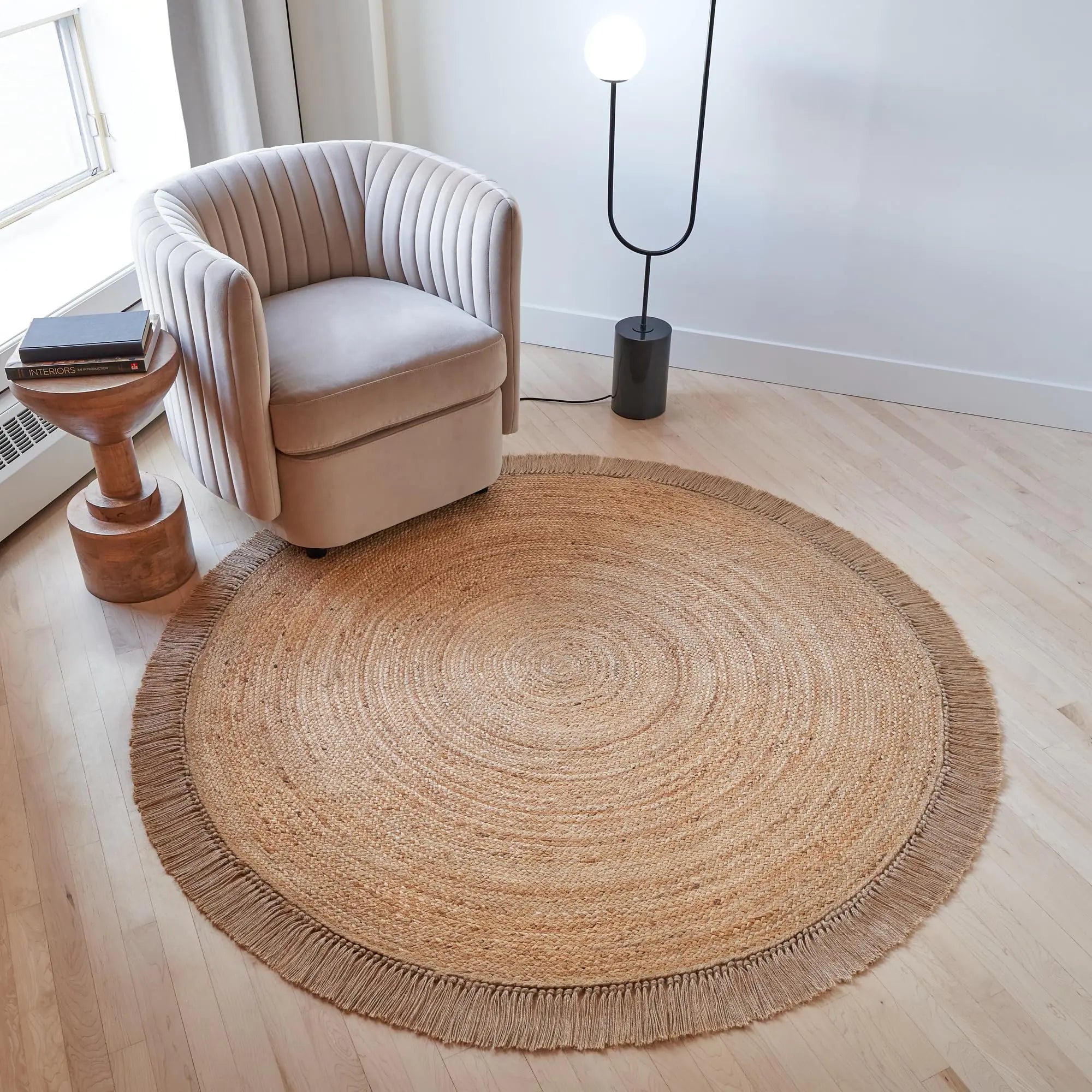 Coastal Natural Round Jute Rug – 5 ft Handwoven Braided Boho Area Rug for Living Room, Entryway & Coastal Cottage Decor
